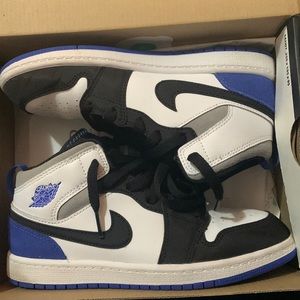 Jordan 1 mid